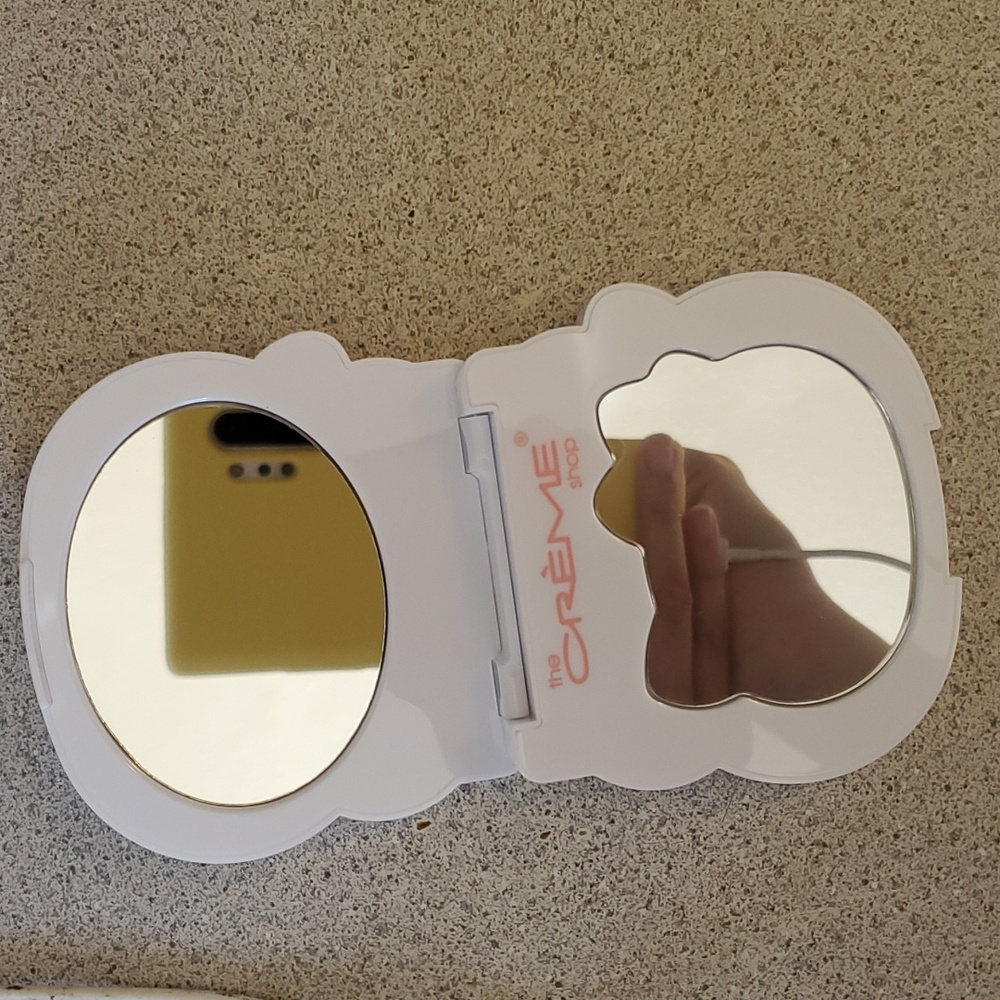 Hello Kitty Mirror - Picture 2 of 3